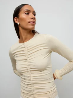 AWAMYRA Top