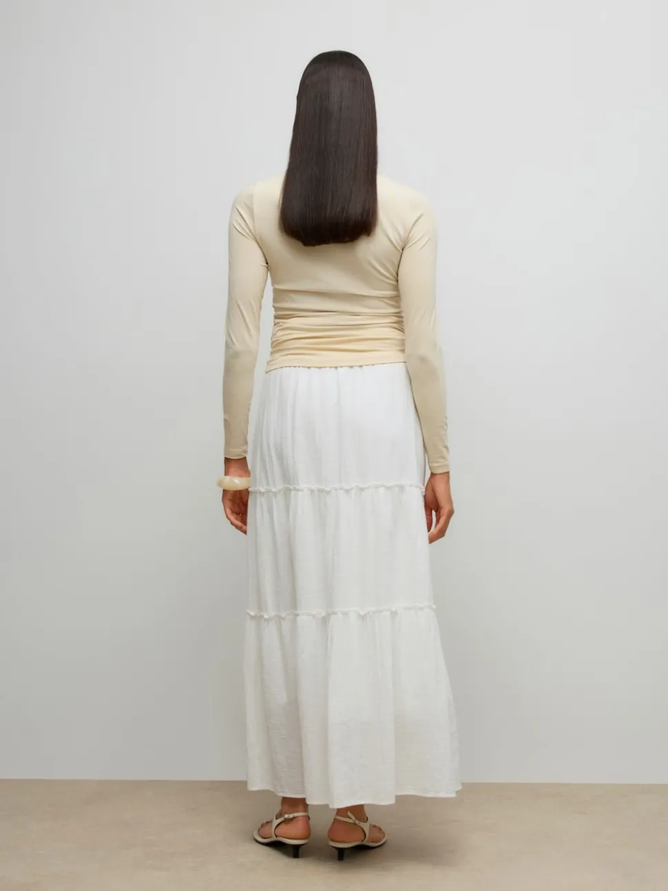 AWAMYRA Top
