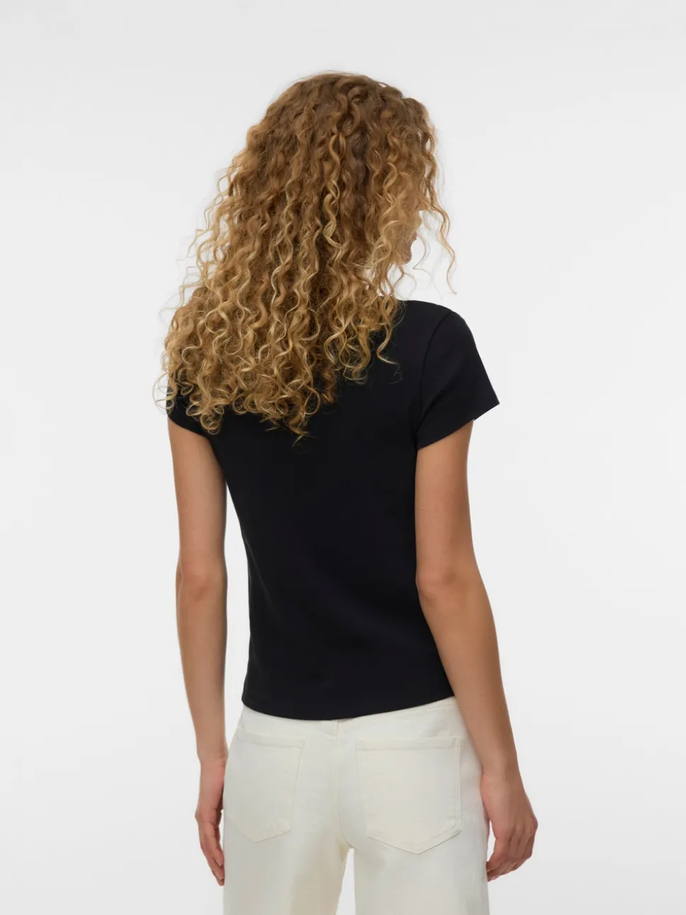 AWBONNIE T-shirts