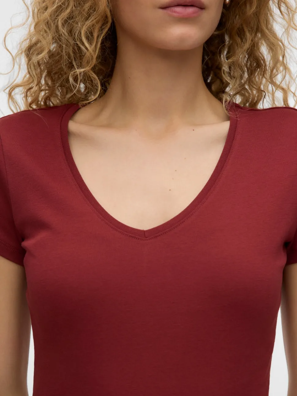 AWBONNIE T-shirts