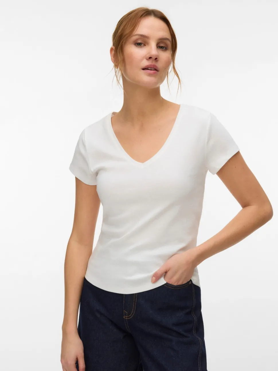 AWBONNIE T-shirts