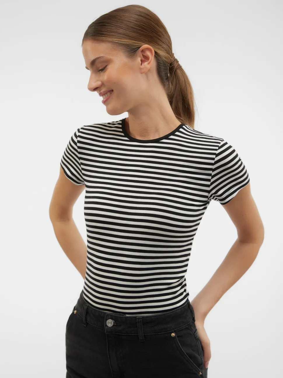 AWINES Top