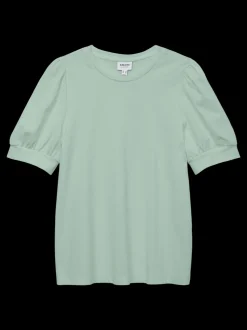 AWKERRY T-shirts