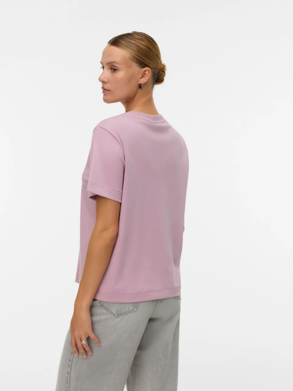 AWNAIMA T-shirts