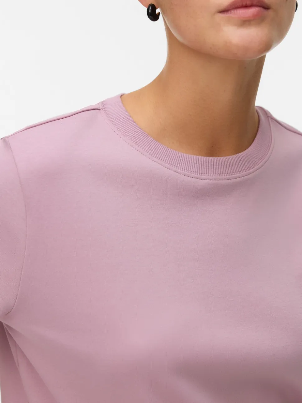AWNAIMA T-shirts