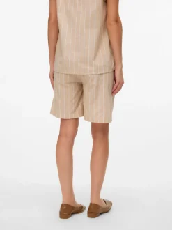 Regular fit Mid rise Shorts