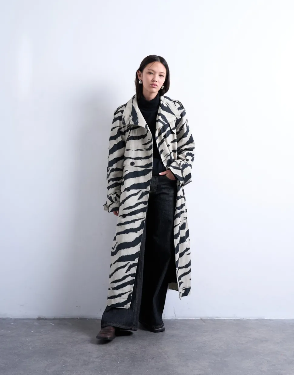 TSELINA Trenchcoat