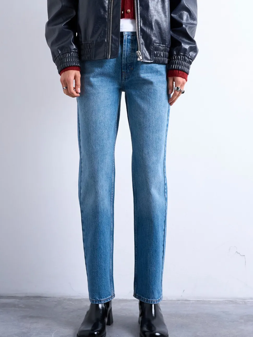 TSRUNWAY Mid rise Straight fit Jeans