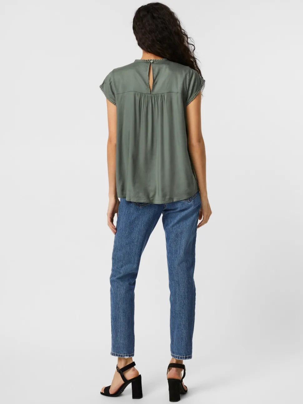 VMDEBBIE Top