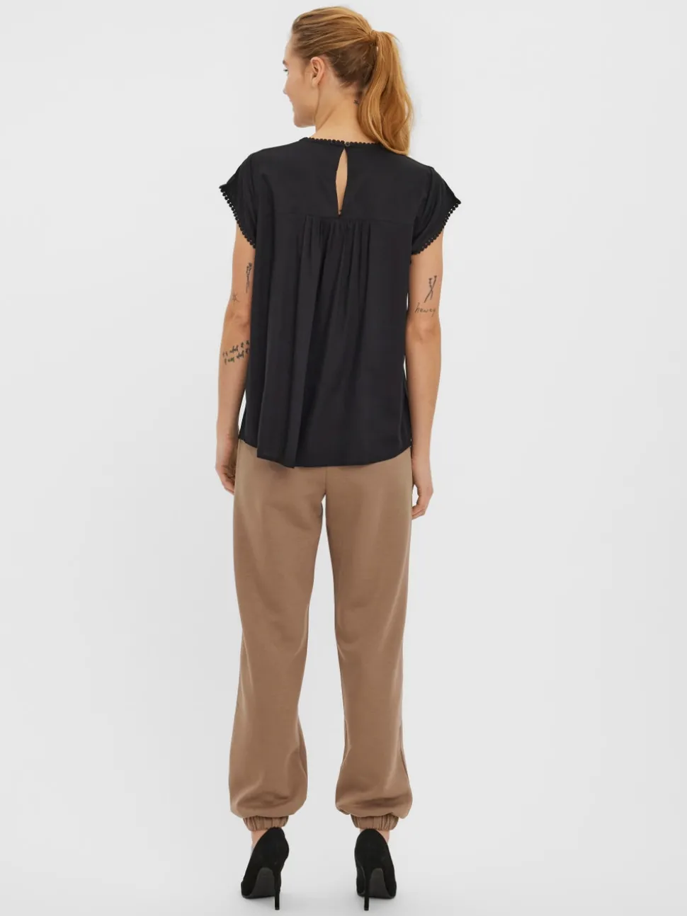 VMDEBBIE Top