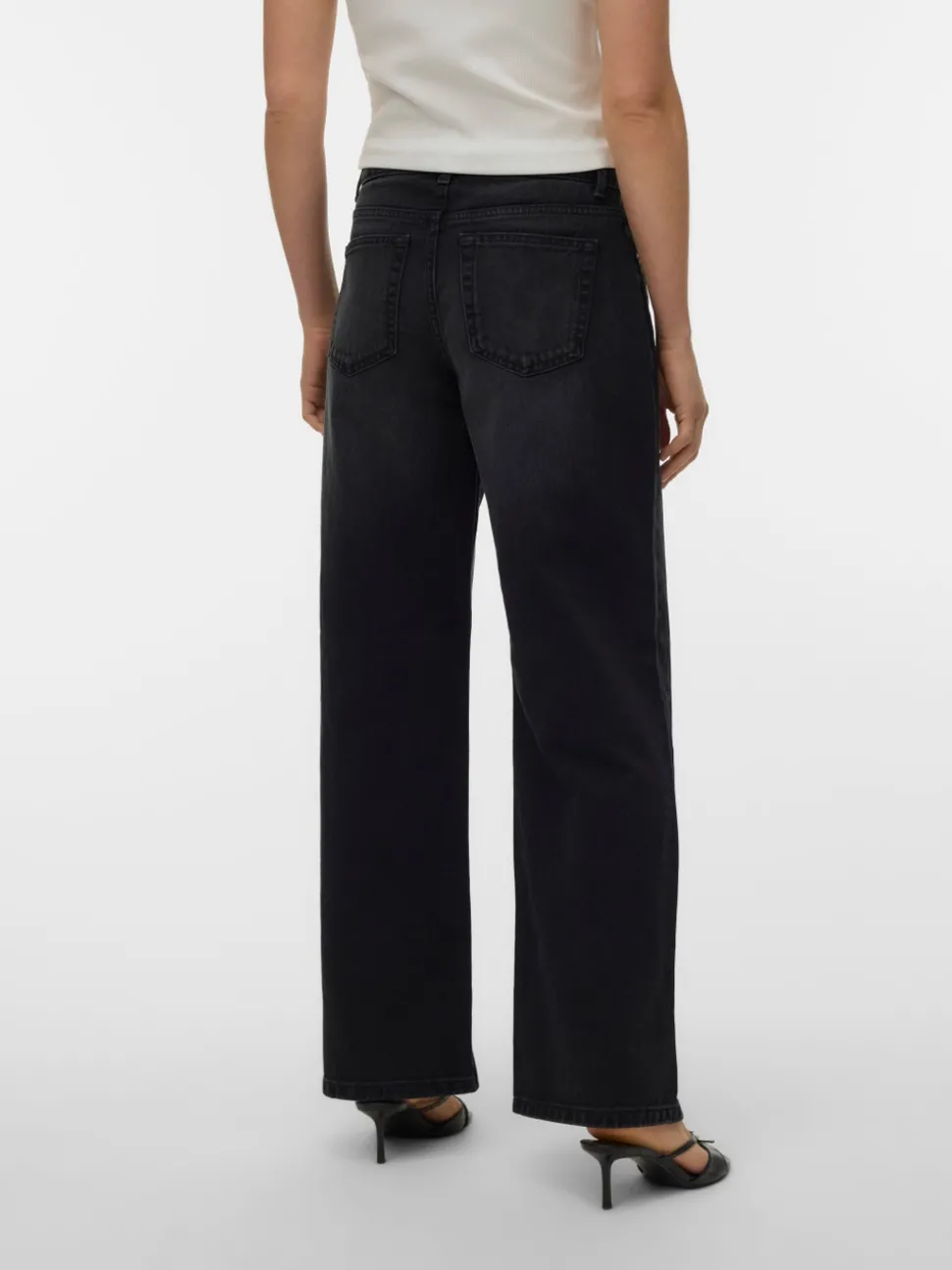 VMHALLIE Low rise Brede pasvorm - bijgesneden Jeans
