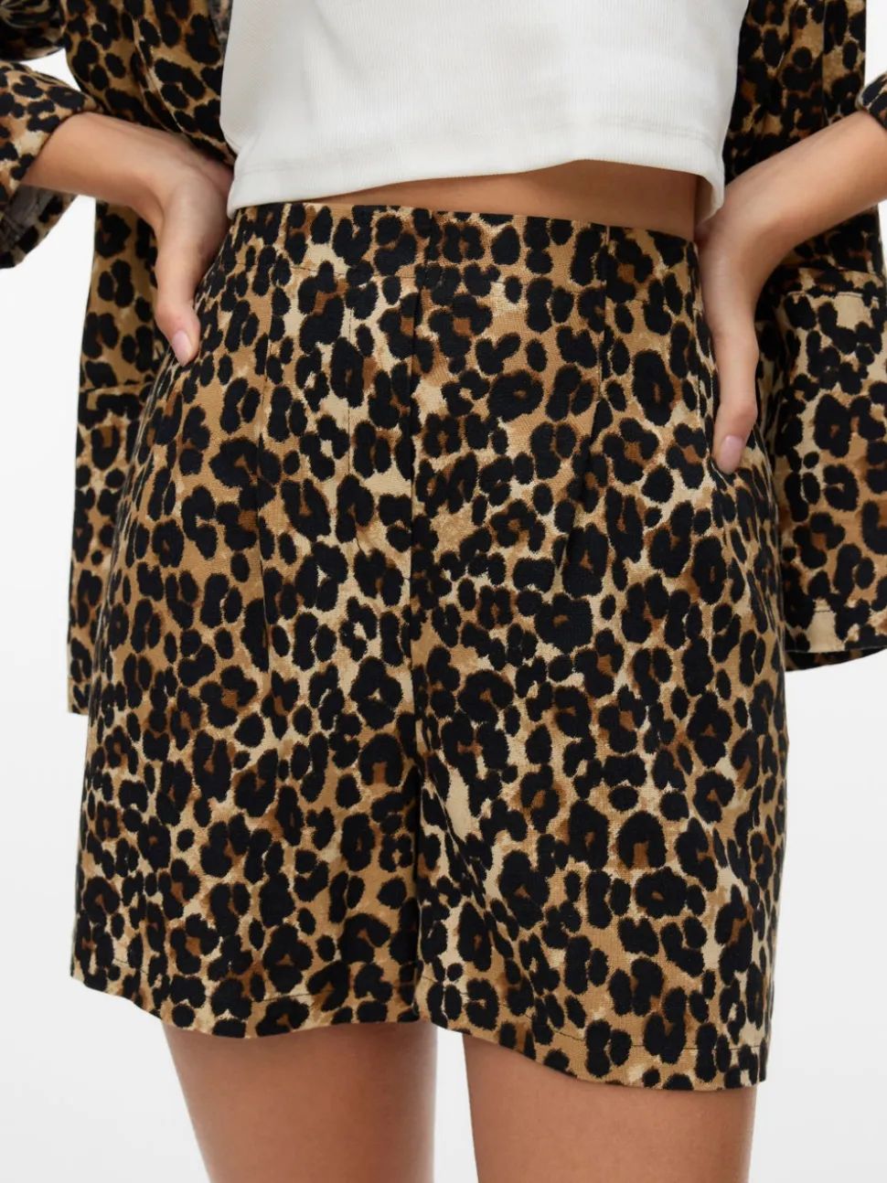 VMJESMILO Shorts