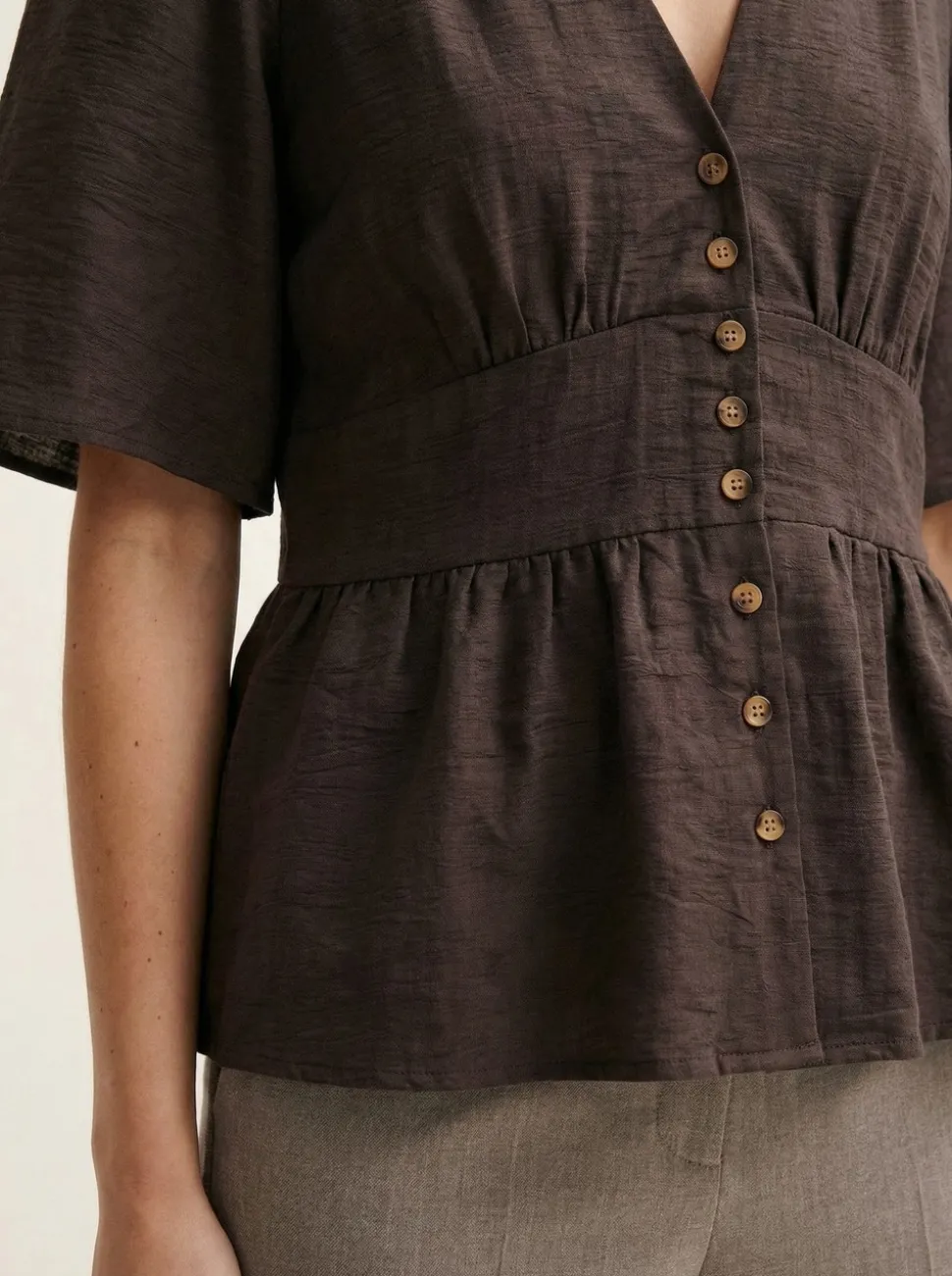 VMMELANEY Top